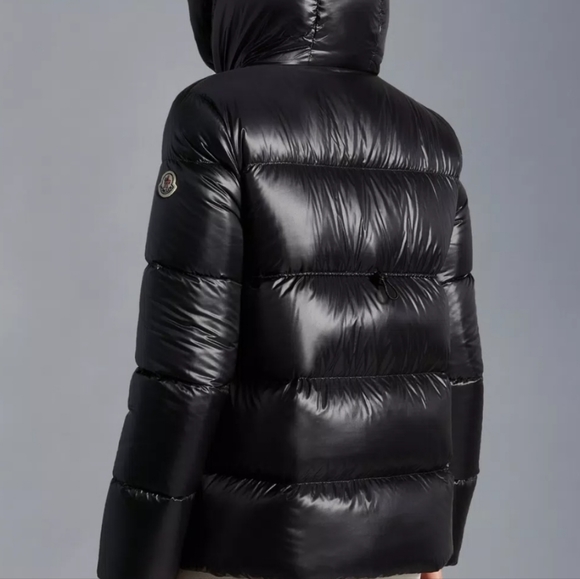 Moncler hooded puffer SZ 4 (L) like New - Picture 10 of 12